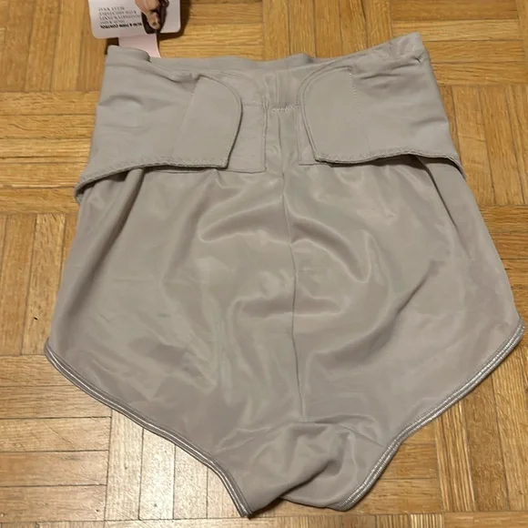 Leonisa - Picture 6 of 12